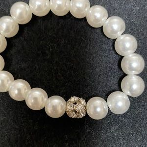 Stretchy pearl and filigreed rhinestone bracelet